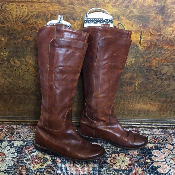 Frye Shoes - Vintage Frye brown leather boots. Women’s size 6
